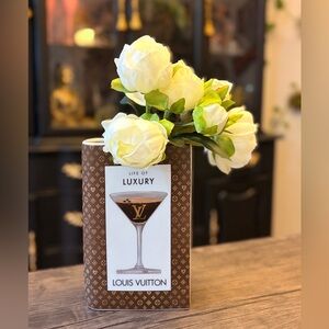 Fashion LV ceramic book design vase Decorative ✨🍸 9” x 5”